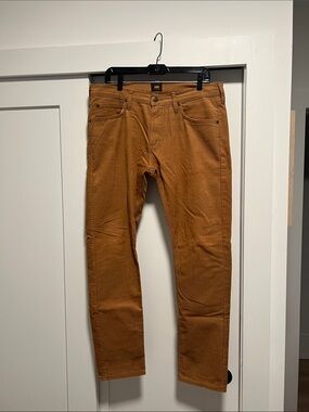 Lee Men's Corduroy Slim Straight Pants in Caramel Brown